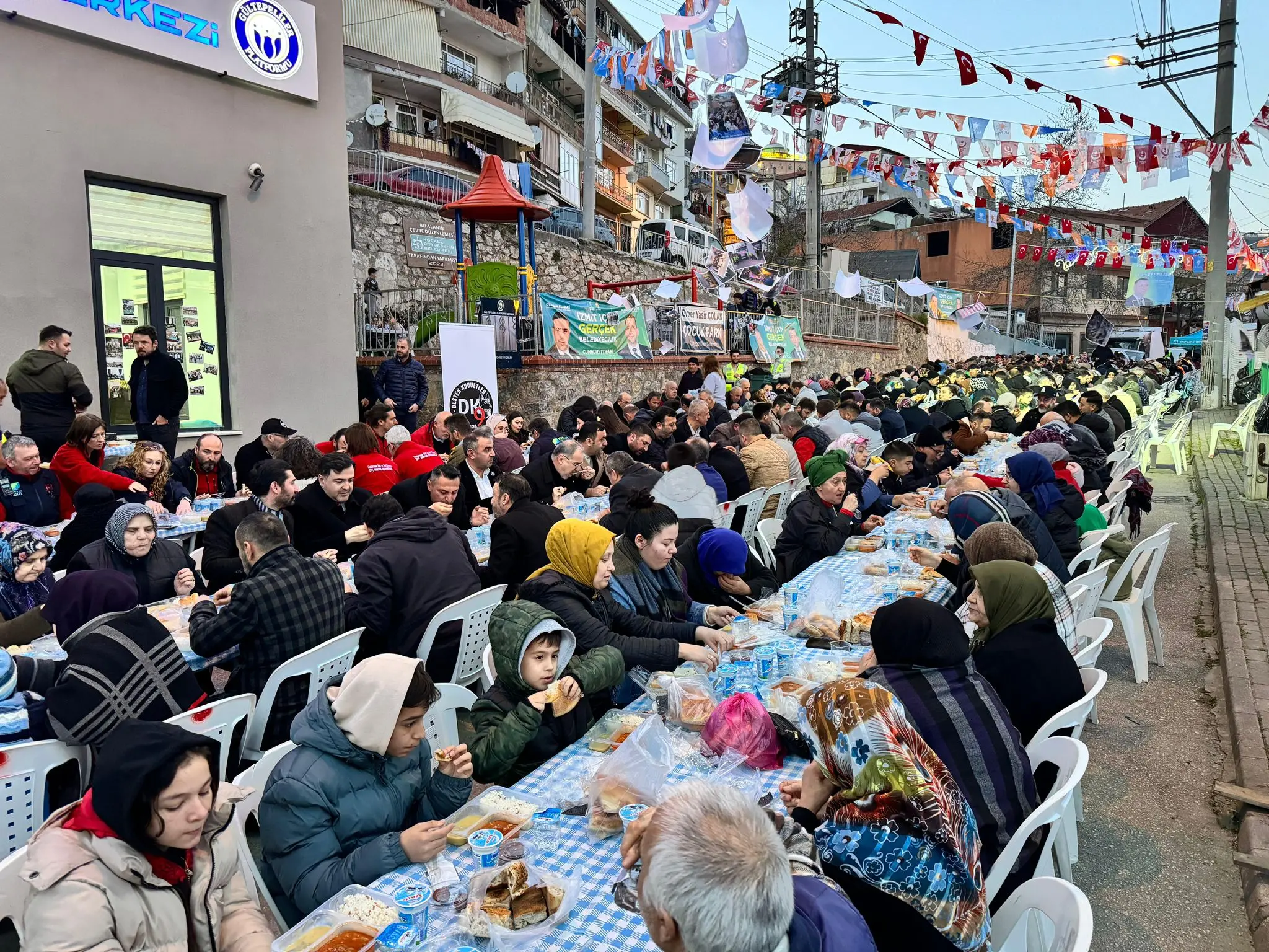 Binler katıldı: Gültepe'de iftar bir başka! - Resim : 8