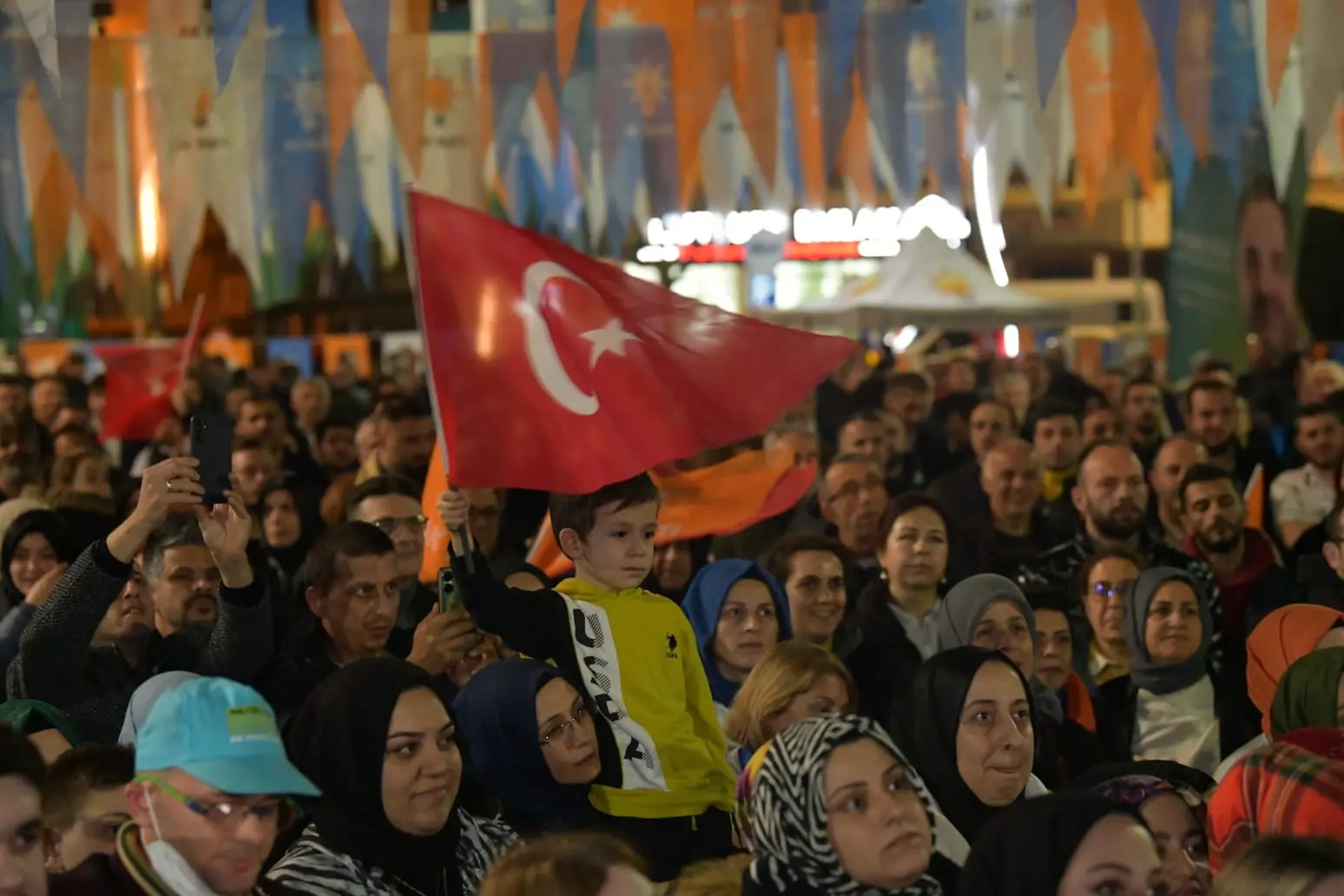 Özlü: İlk günkü aşkla daha çok çalışacağız - Resim : 8