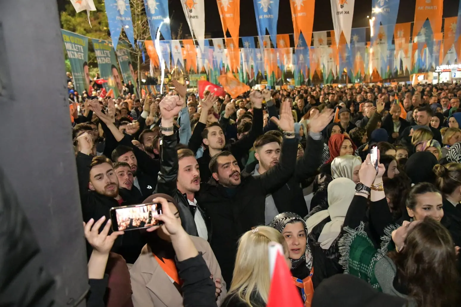 Özlü: İlk günkü aşkla daha çok çalışacağız - Resim : 10