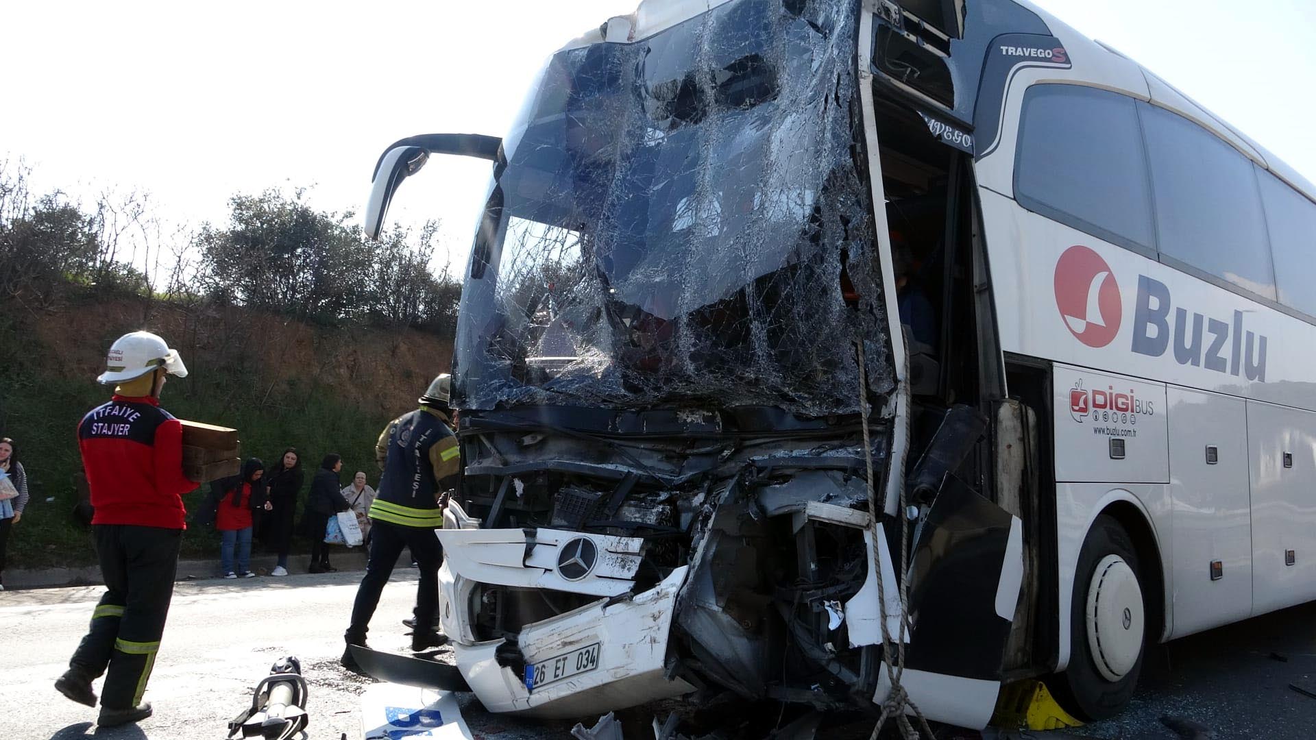 Feci kaza! Yolcu otobüsü ile TIR çarpıştı - Resim : 5