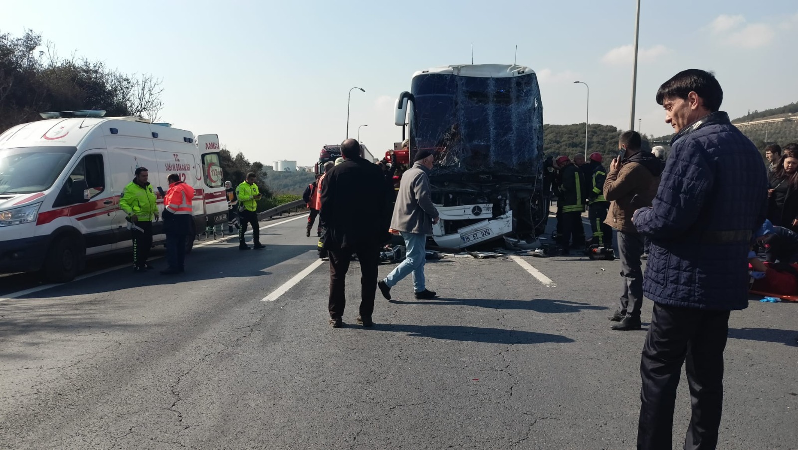 Feci kaza! Yolcu otobüsü ile TIR çarpıştı - Resim : 2