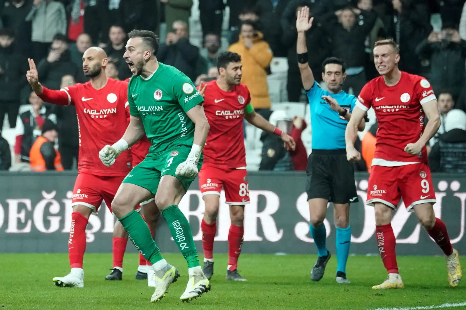 Kardeş Antalya yine Beşiktaş’ın kabusu oldu! “1-2” - Resim : 2