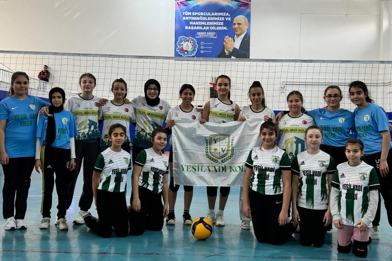 Körfez’de voleybol şenliği