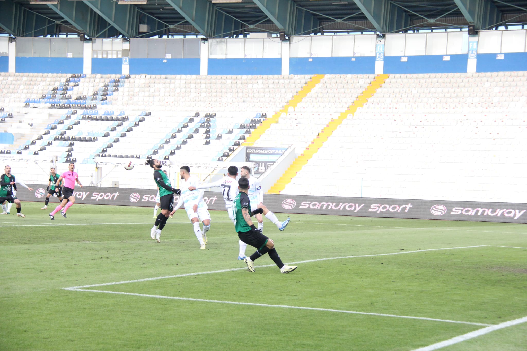 Erzurum FK - Kocaelispor maçından ilk yarı fotoğrafları - Resim : 8