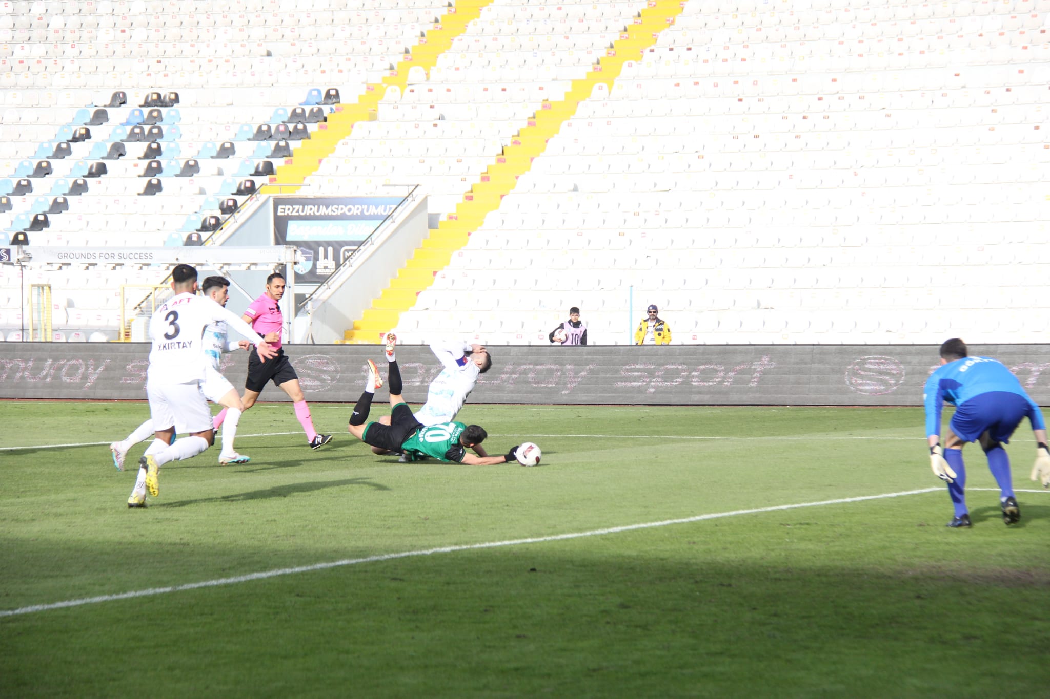 Erzurum FK - Kocaelispor maçından ilk yarı fotoğrafları - Resim : 6