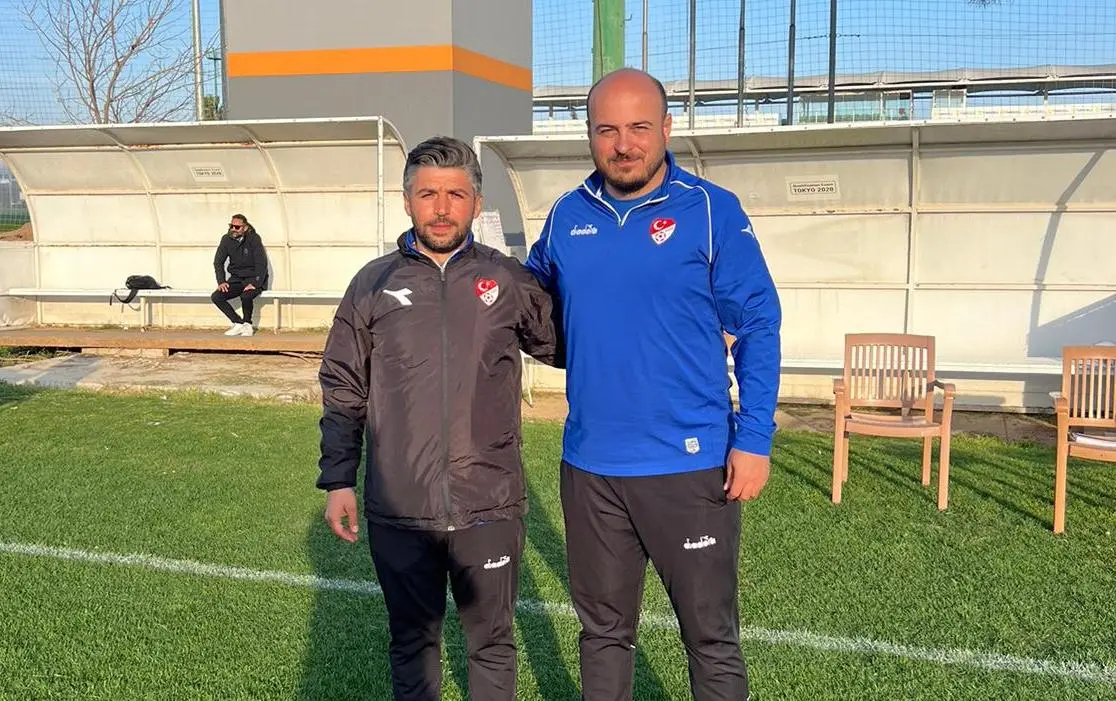 İki İzmitli antrenör UEFA B kursunun ilk aşamasını tamamladı - Resim : 1