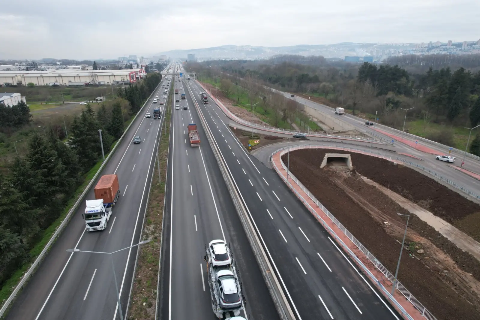 Kocaeli Stadı bağlantı yolları trafiğe açıldı