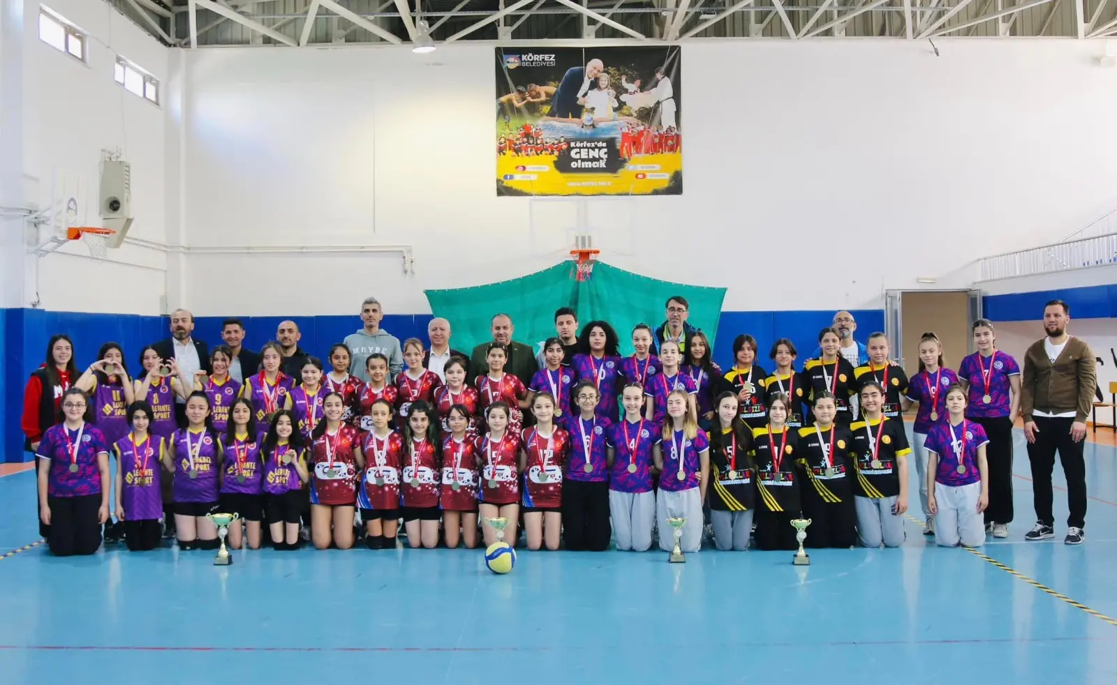 Körfez’de voleybolda Uluğbey zirvede yer aldı - Resim : 3