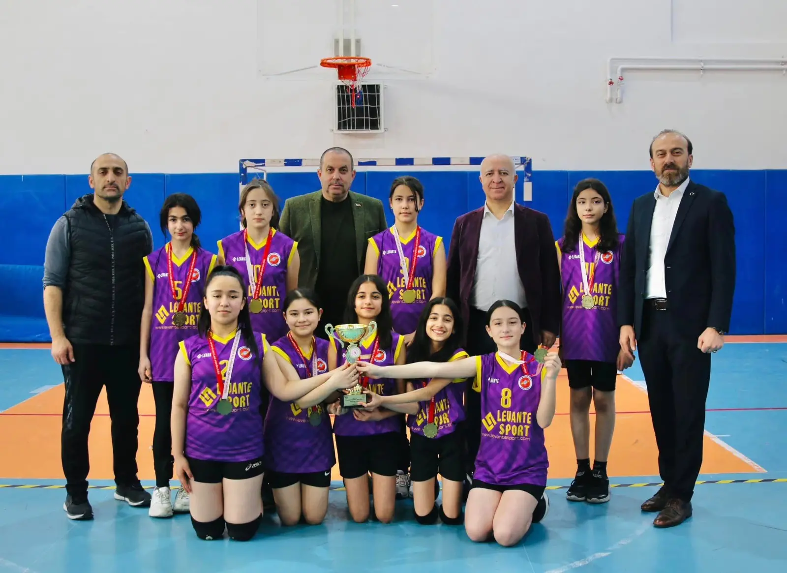 Körfez’de voleybolda Uluğbey zirvede yer aldı - Resim : 4