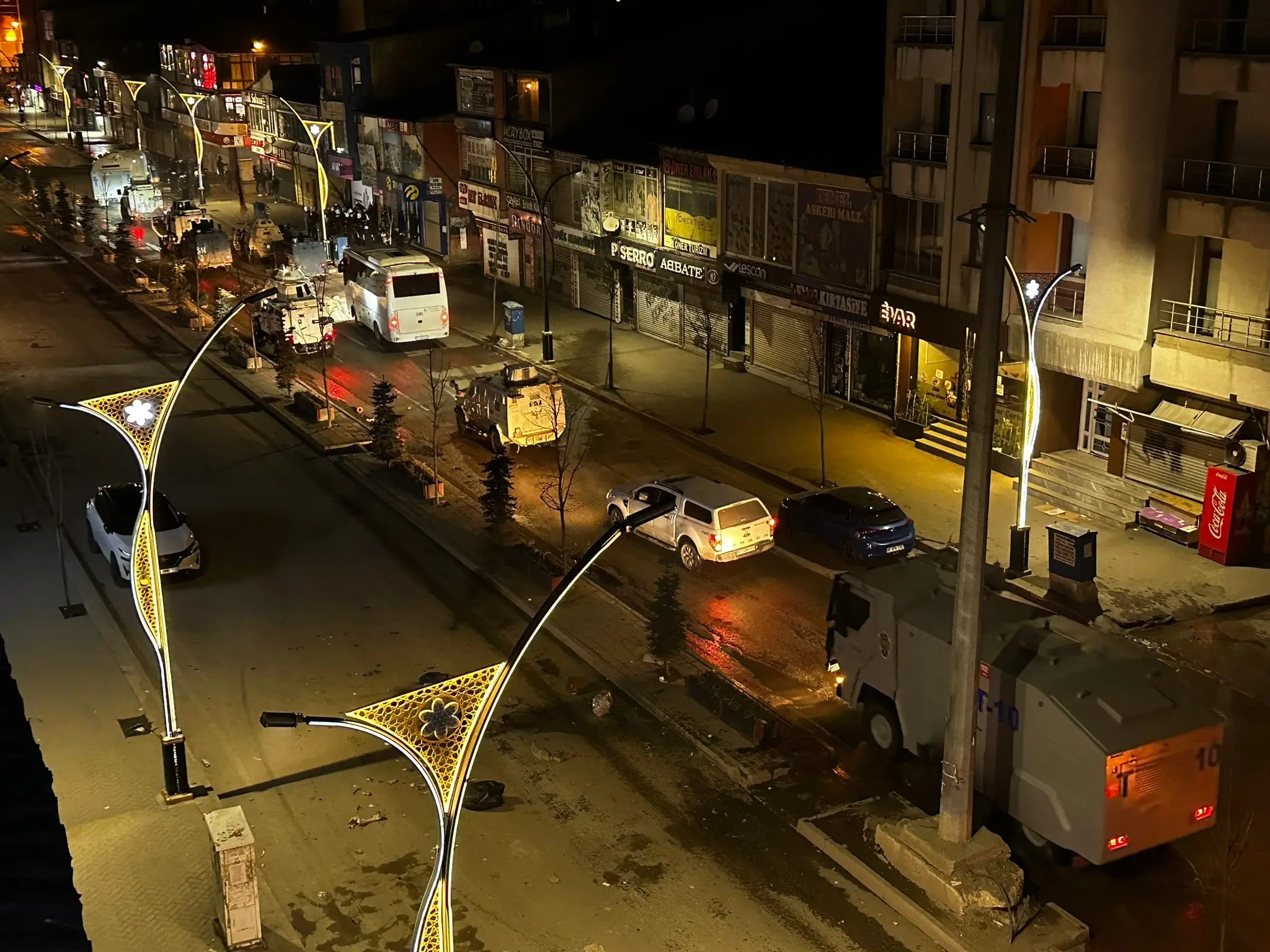 Hakkari karıştı! Halk Abdullah Zeydan için sokağa döküldü - Resim : 3