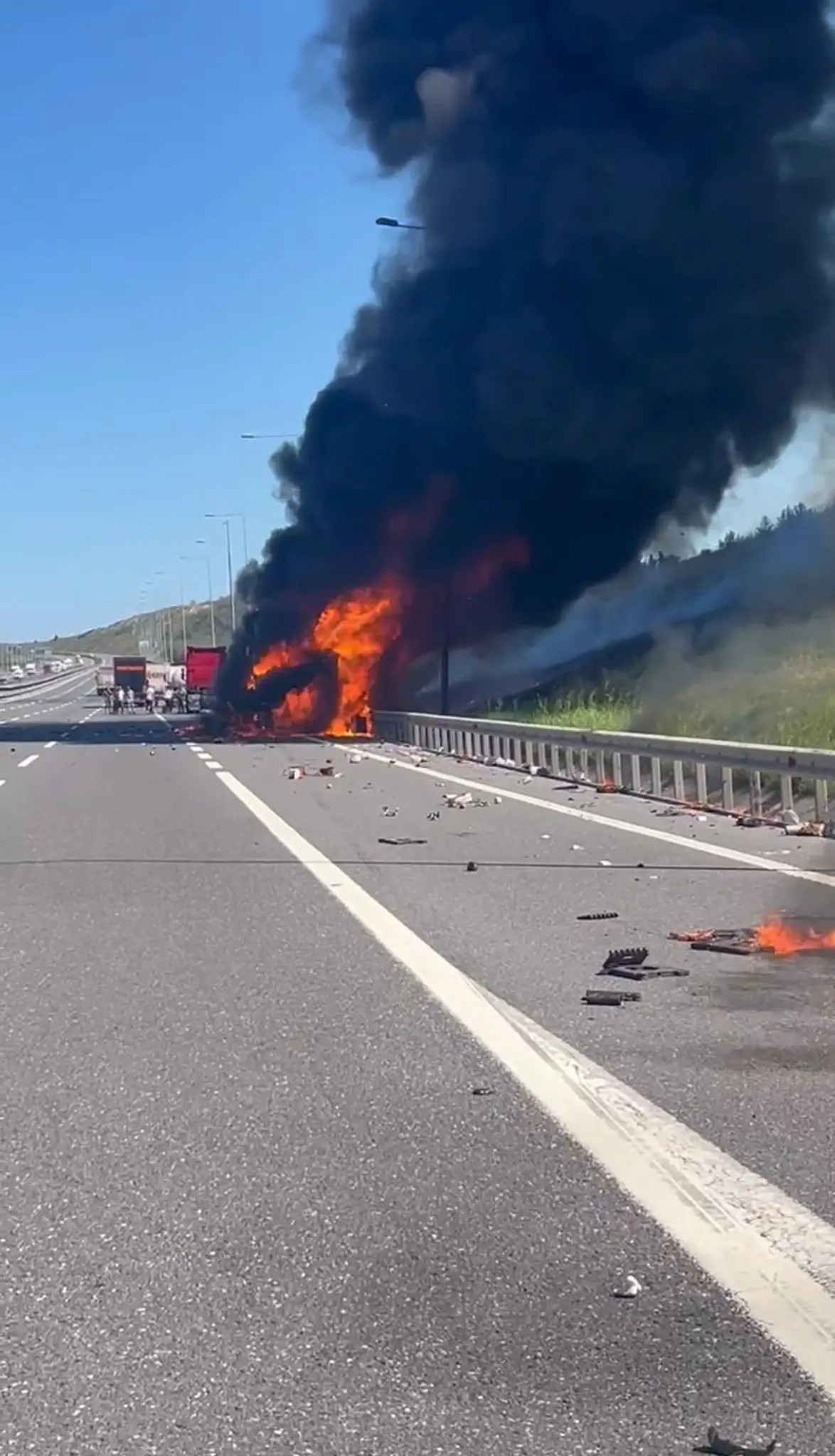 Kuzey Marmara'da korkunç dakikalar: TIR alev topuna döndü - Resim : 1