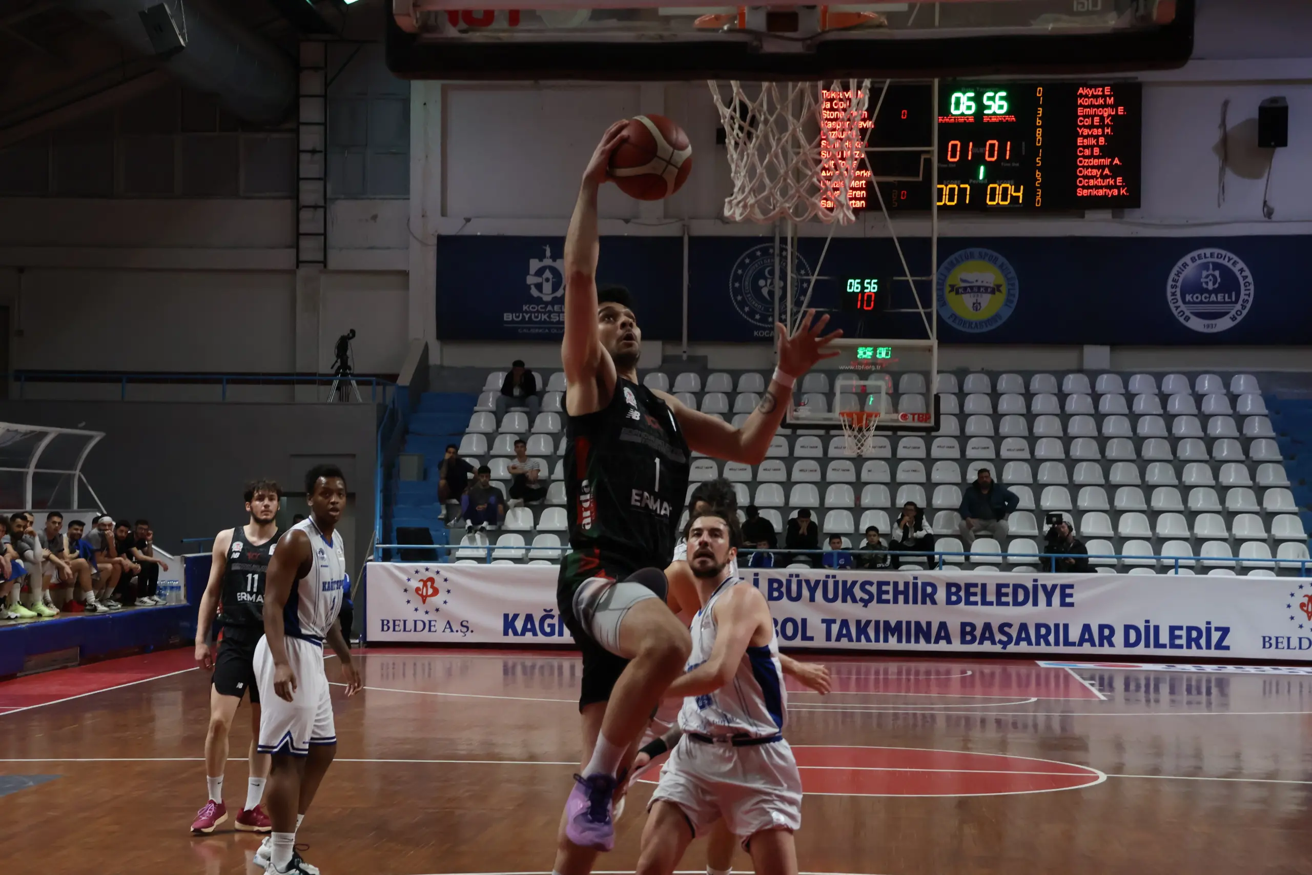 Kağıtspor'dan çok kritik galibiyet: "98-72" - Resim : 2