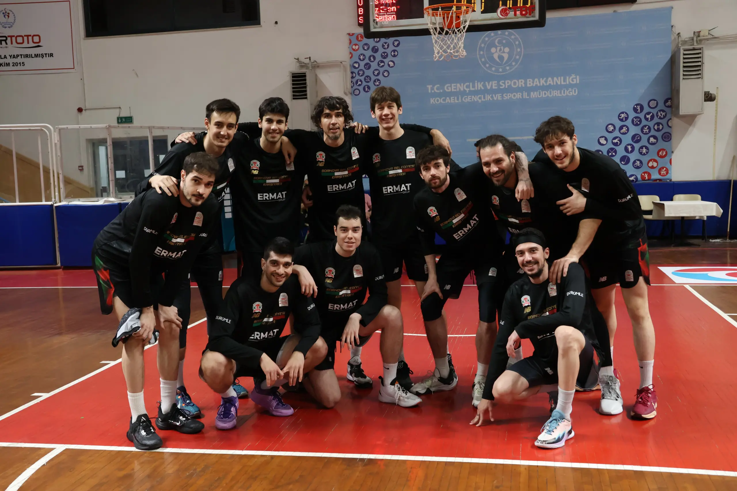 Kağıtspor'dan çok kritik galibiyet: "98-72" - Resim : 4