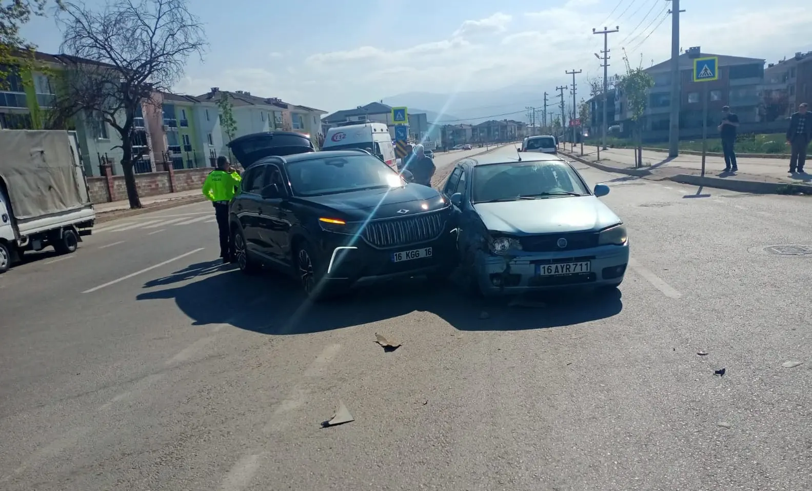 TOGG ve otomobil çarpıştı çok sayıda yaralı var! - Resim : 1