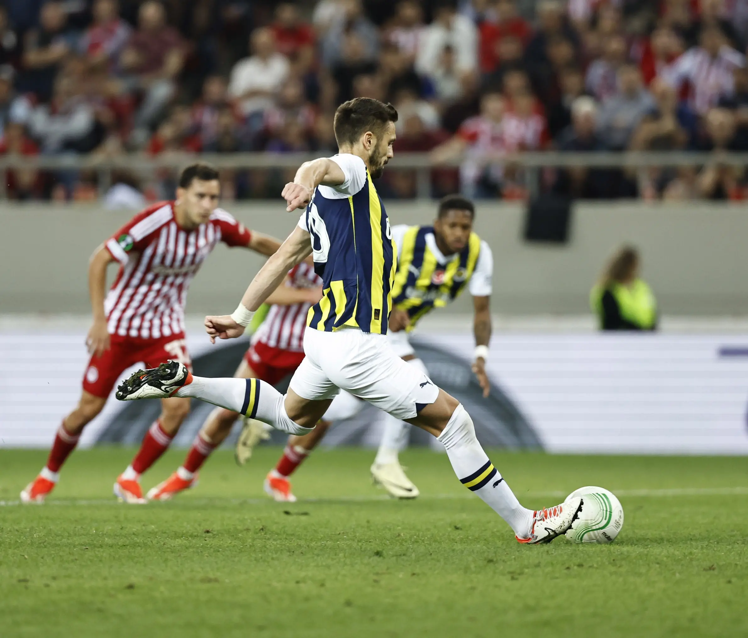 Fenerbahçe, Yunan ekibi Olympiakos'a yenildi! - Resim : 6