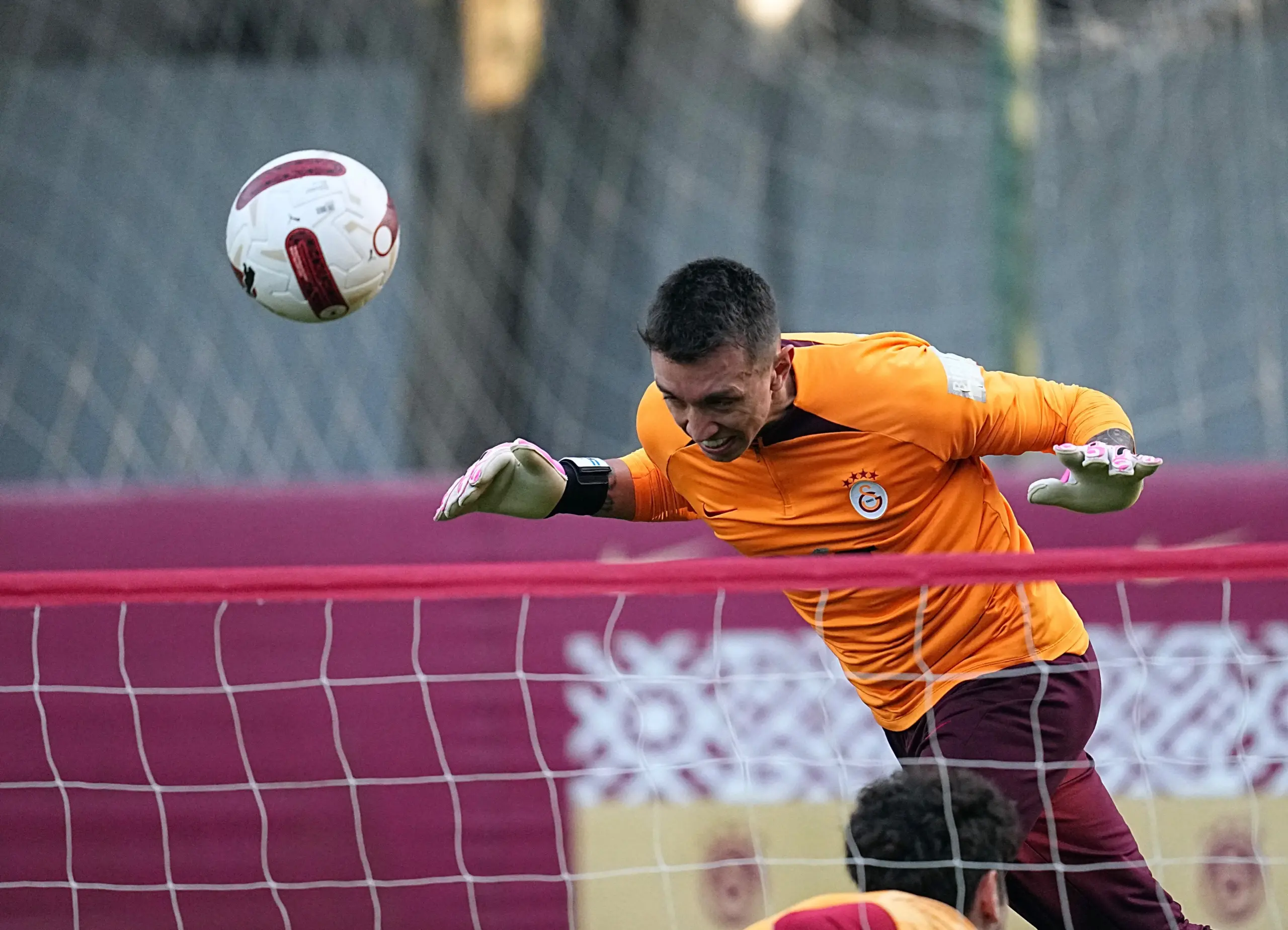 Galatasaray antrenmanlara devam ediyor - Resim : 1