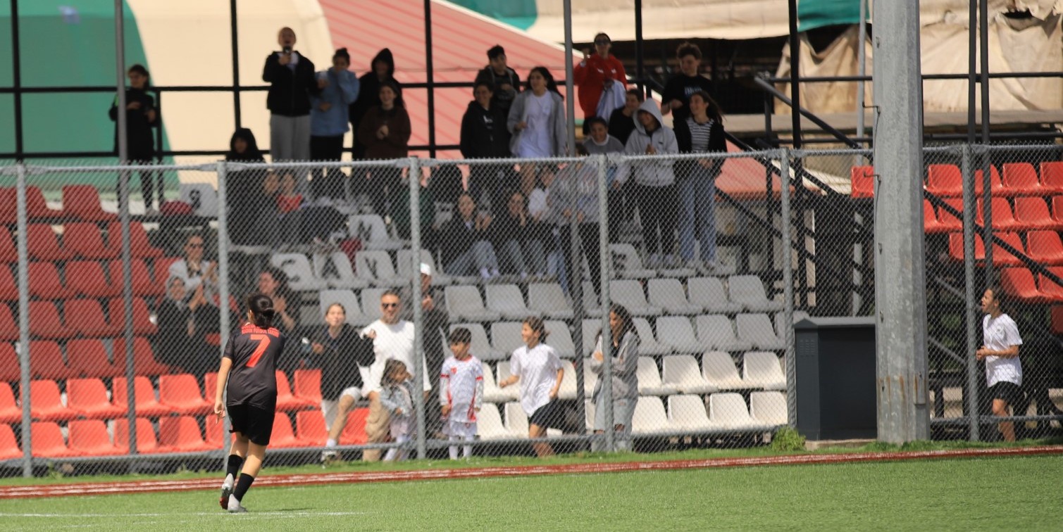 Gölcük İdmanocağı - Karşıyaka Koleji: 5-0 "Kadınlar 3. Lig maçı - Foto Galeri - Ali Köksal" - Resim : 47