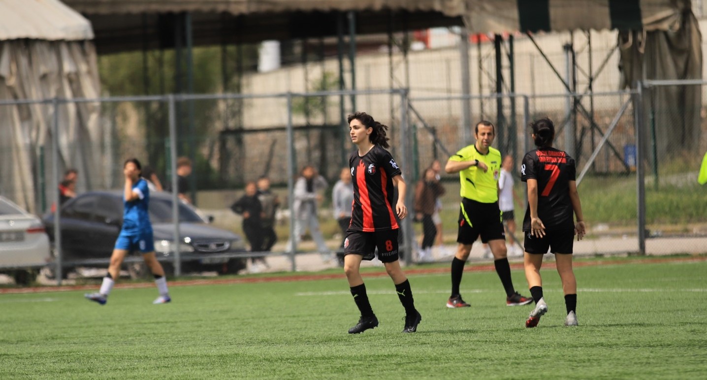 Gölcük İdmanocağı - Karşıyaka Koleji: 5-0 "Kadınlar 3. Lig maçı - Foto Galeri - Ali Köksal" - Resim : 76