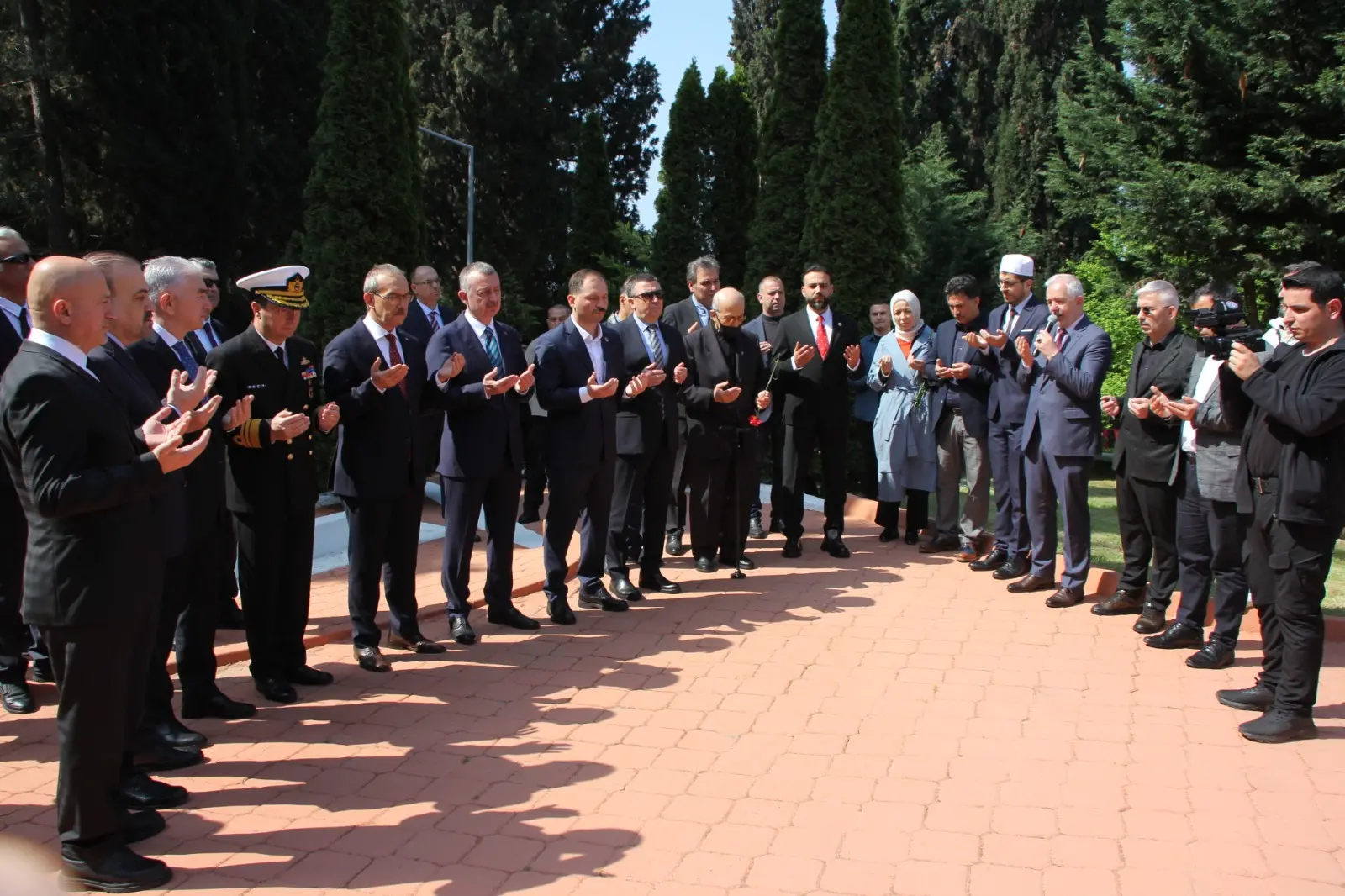 Polis şehitliklerine bayram ziyareti - Resim : 7