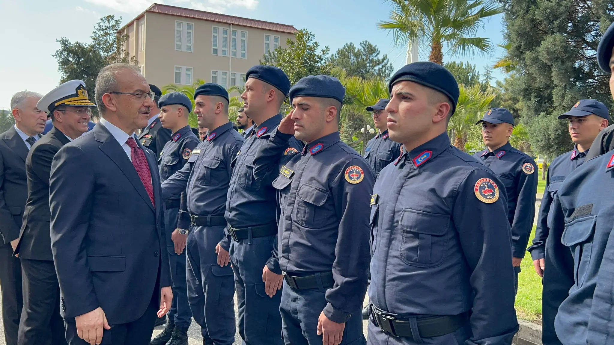 Vali Yavuz emniyet ve jandarma personeli ile bayramlaştı - Resim : 1