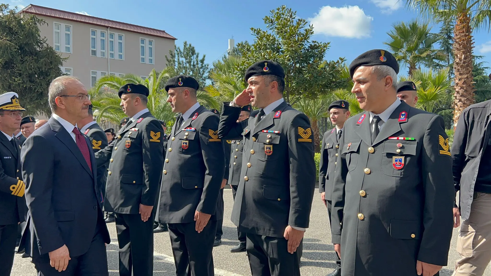 Vali Yavuz emniyet ve jandarma personeli ile bayramlaştı - Resim : 8