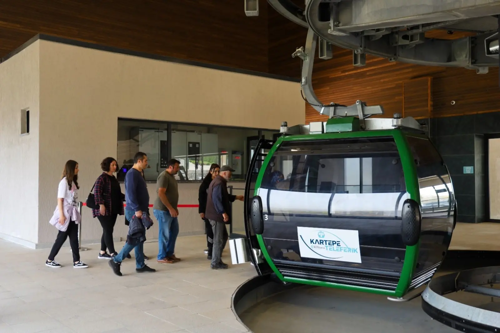 Kartepe Teleferiği bakın kaç kişiyi zirveye taşıdı - Resim : 2