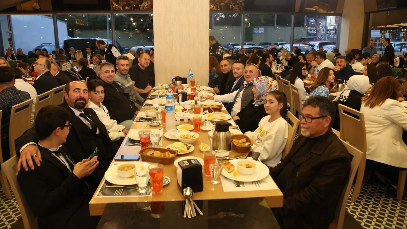 Karate Eğitim ve Yardımlaşma Vakfı iftarda bir araya geldi - Resim : 3