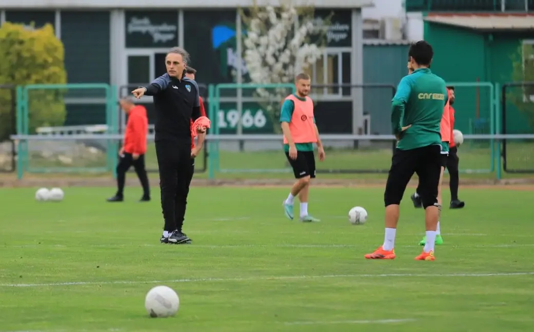 Mustafa Gürsel: Bizim bir futbolcuyu silmemiz söz konusu olamaz! - Resim : 1