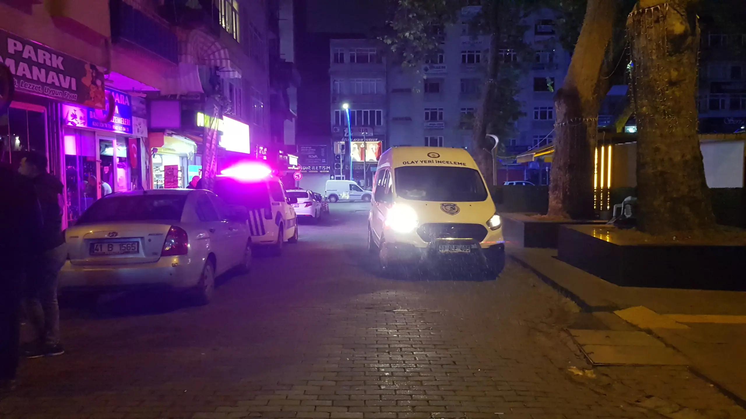 İş yerinin camını kıran kişiyi tabancayla vurdu - Resim : 2