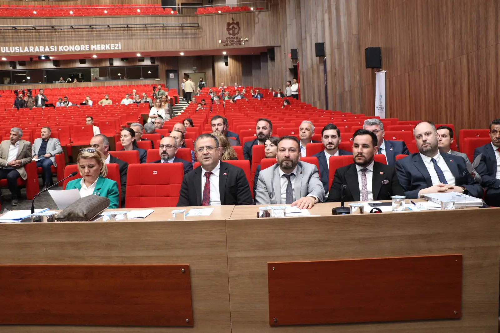 Tahir Büyükakın: Bir tek nesli tükenen pandaları konuşmadık - Resim : 3