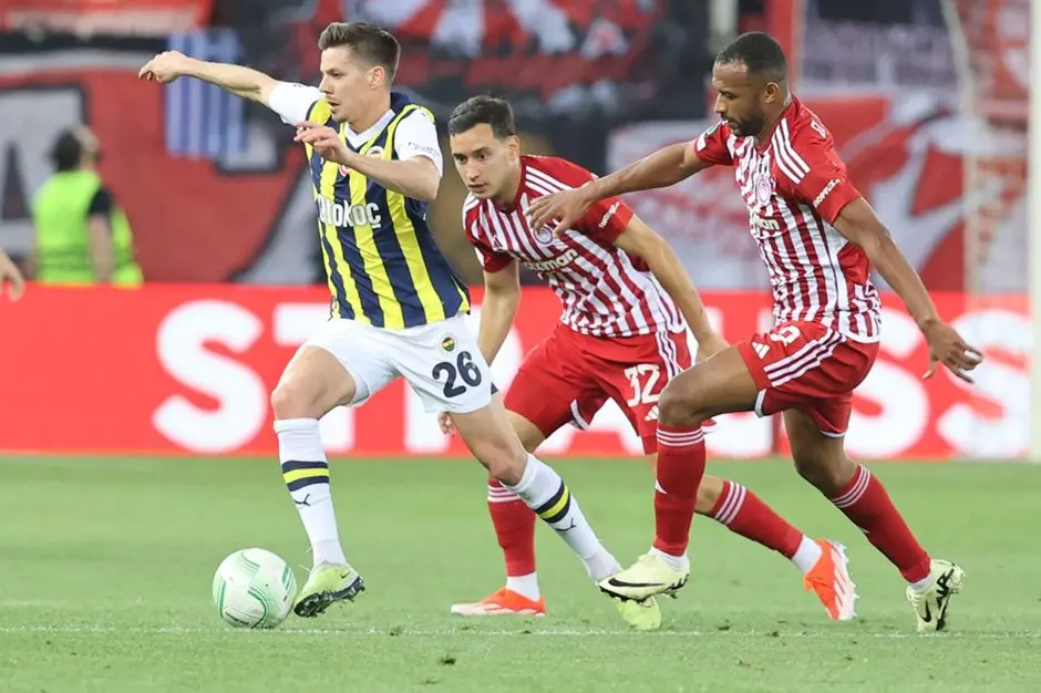 FENERBAHÇE-OLYMPİAKOS MAÇI İLK 11 BELLİ OLDU: Fenerbahçe Olympiakos Maçı Saat Kaçta, Hangi Kanalda? Fenerbahçe Olympiakos Şifresiz Mi? - Resim : 1