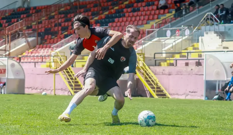 Gölcükspor arayı genç takımla maç yaparak geçirdi “Haber ve Foto Galeri Birlikte”