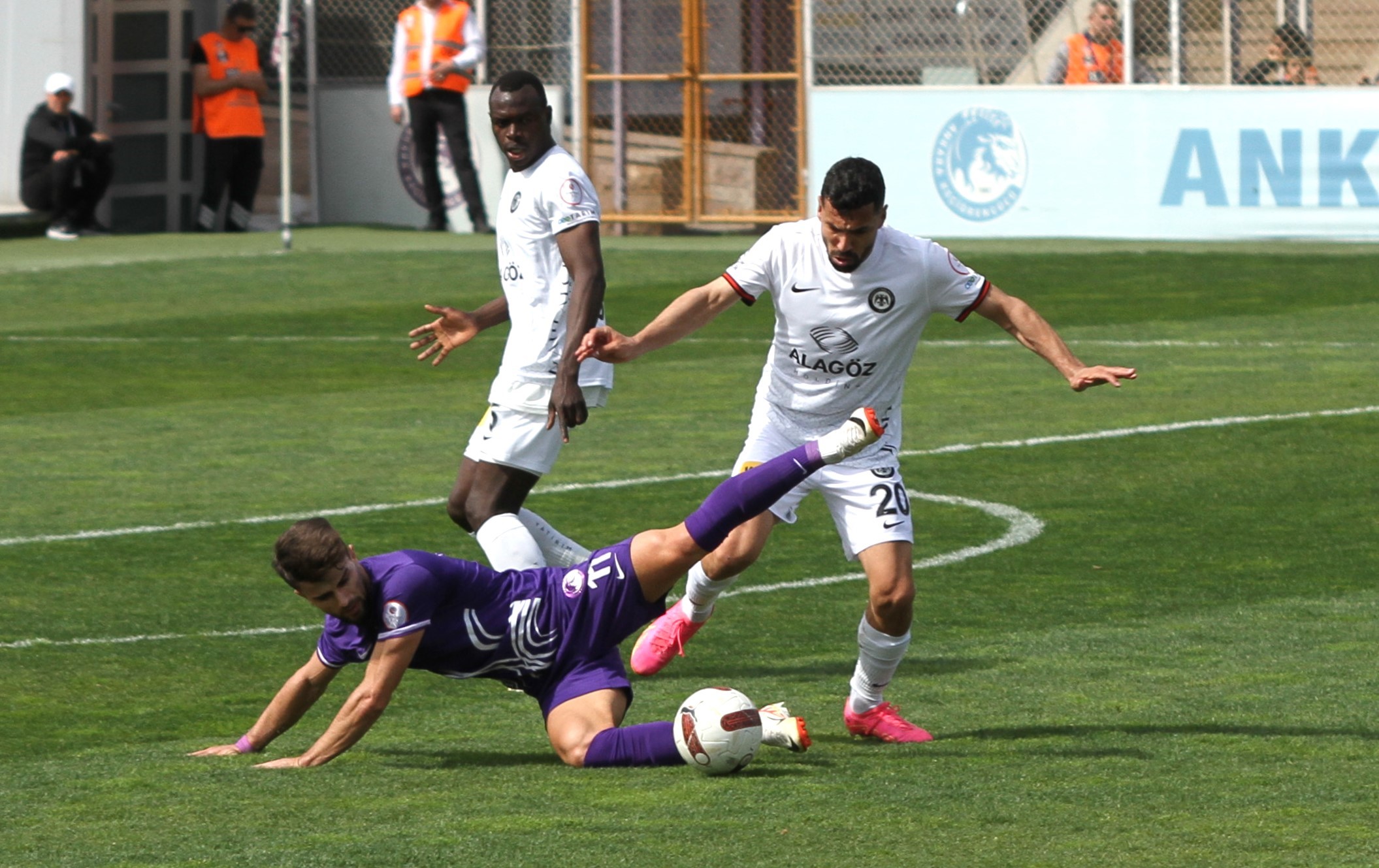 Çorum kazandı, üçüncü sıraya yükseldi “1-2” - Resim : 10