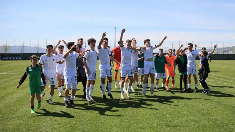 Kocaelispor U-19 takımı Esenler