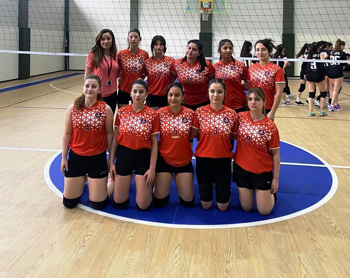 Körfez’de Ata’mız için voleybol şenliği! - Resim : 1