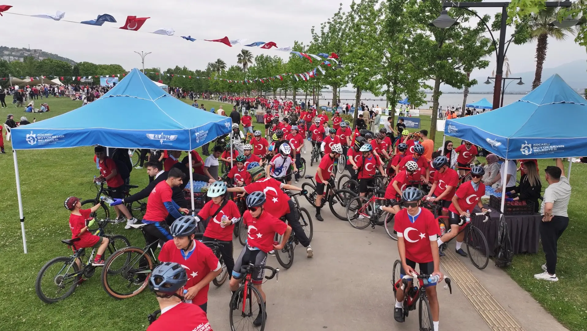 Pedallara BARIŞ için bastılar! - Resim : 1