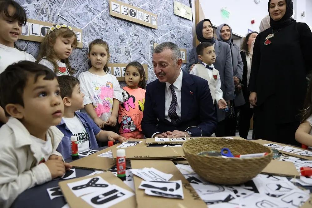 Tahir Büyükakın: "Birkaç tane zalim dünyayı kana buluyor" - Resim : 1