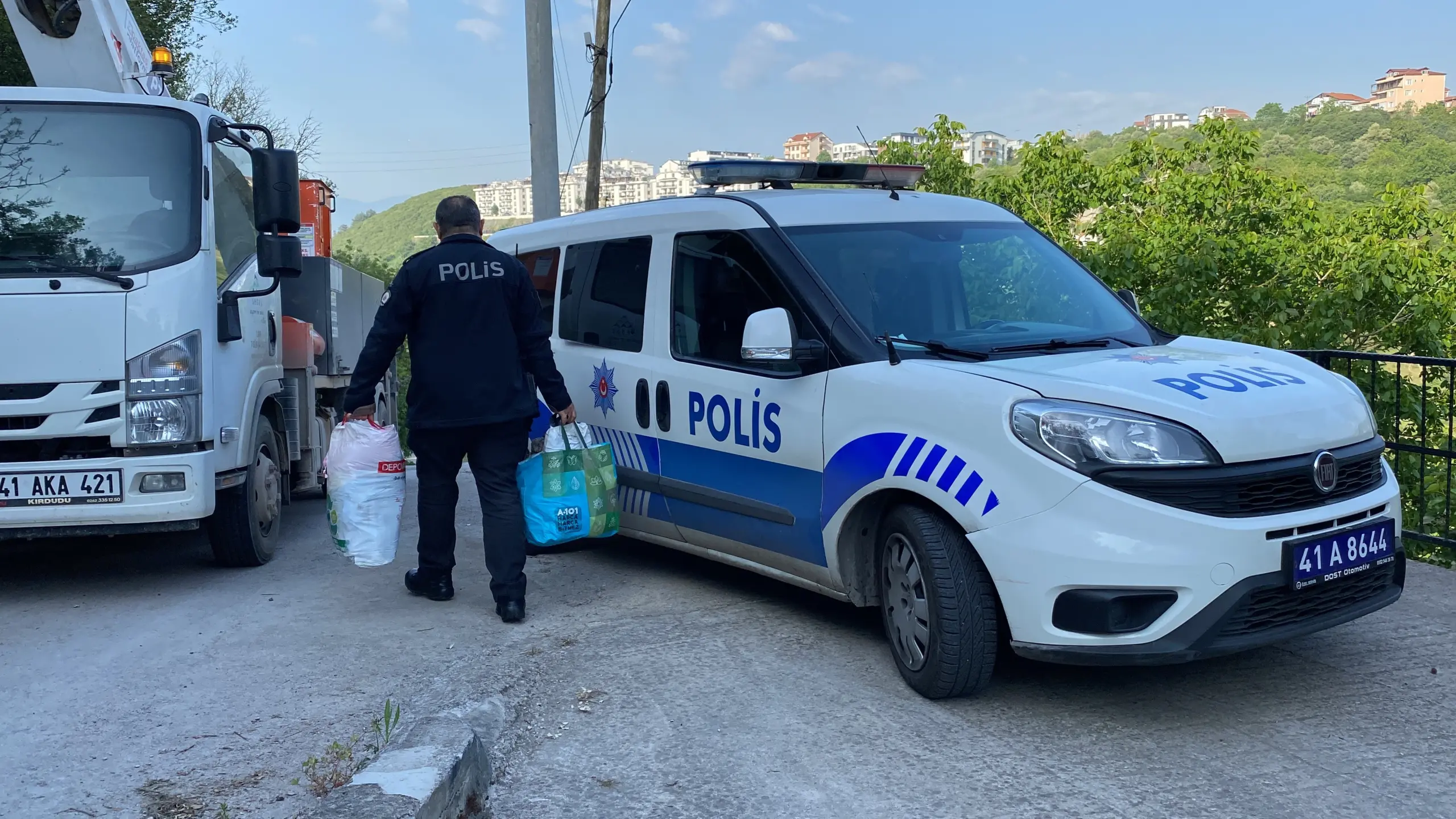 Kocaeli'de akılalmaz olay! Boşanacağı eşinin evini yaktı, sonra izledi - Resim : 4