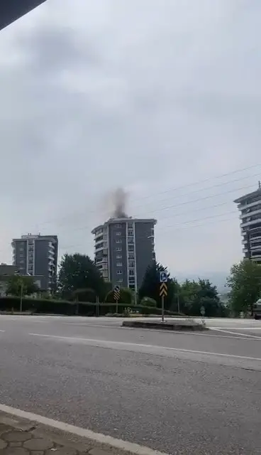 Yıldız Konutları'nda yangın paniği! - Resim : 3