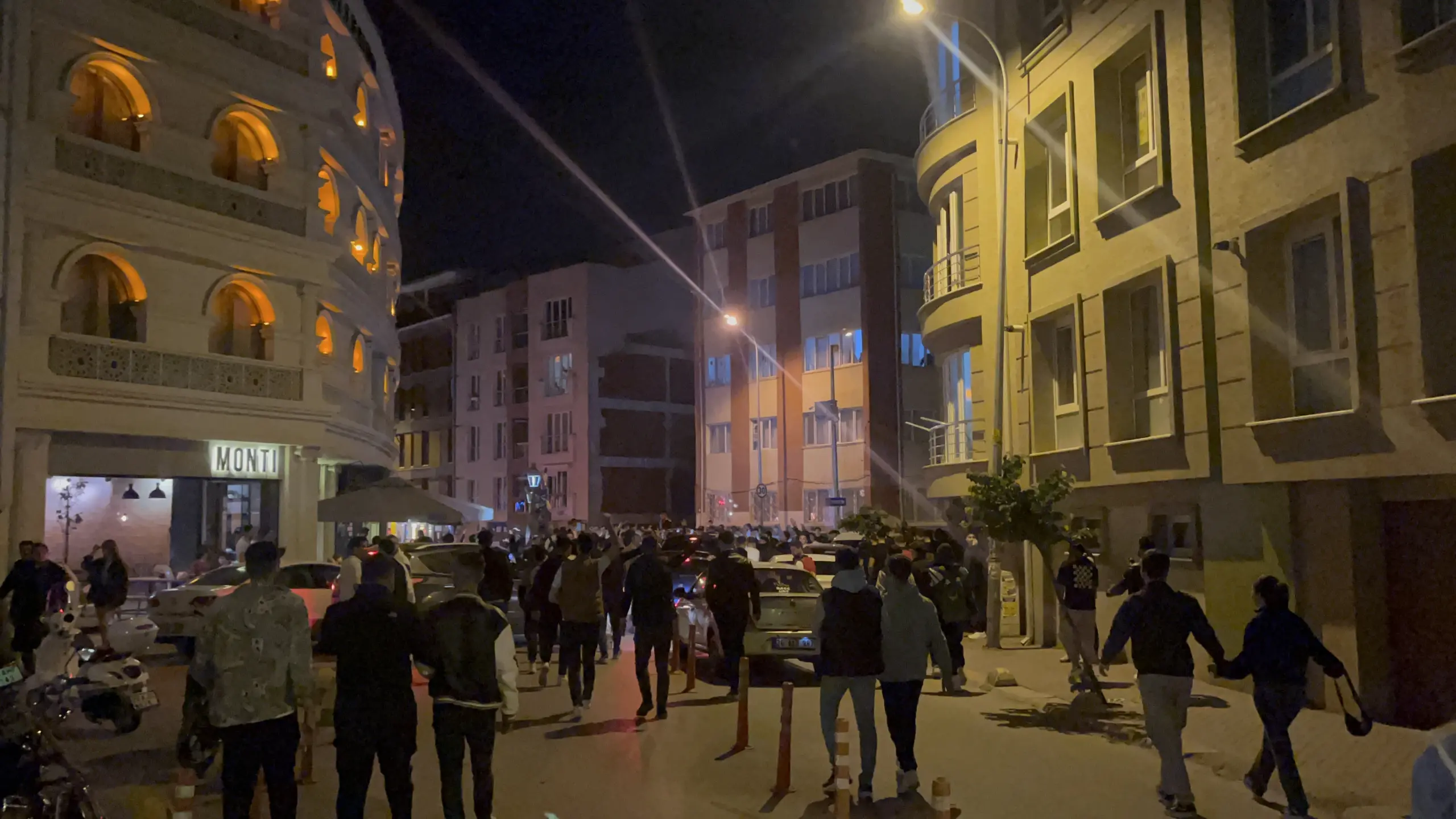 O ilde Galatasaraylı taraftarlara müsaade yok! - Resim : 3