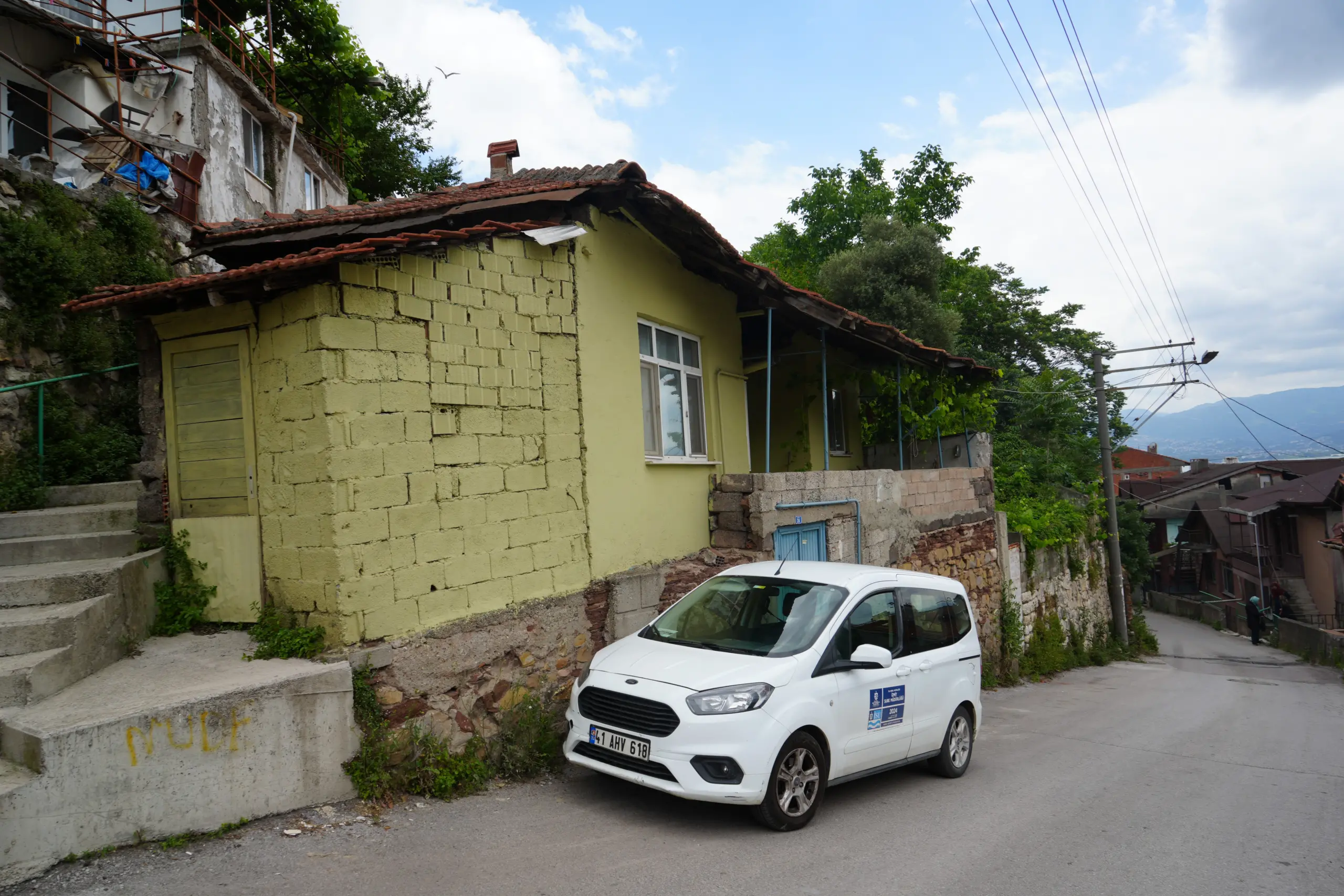 Yüzlerce yıllık tarihe büyük saygısızlık! - Resim : 3