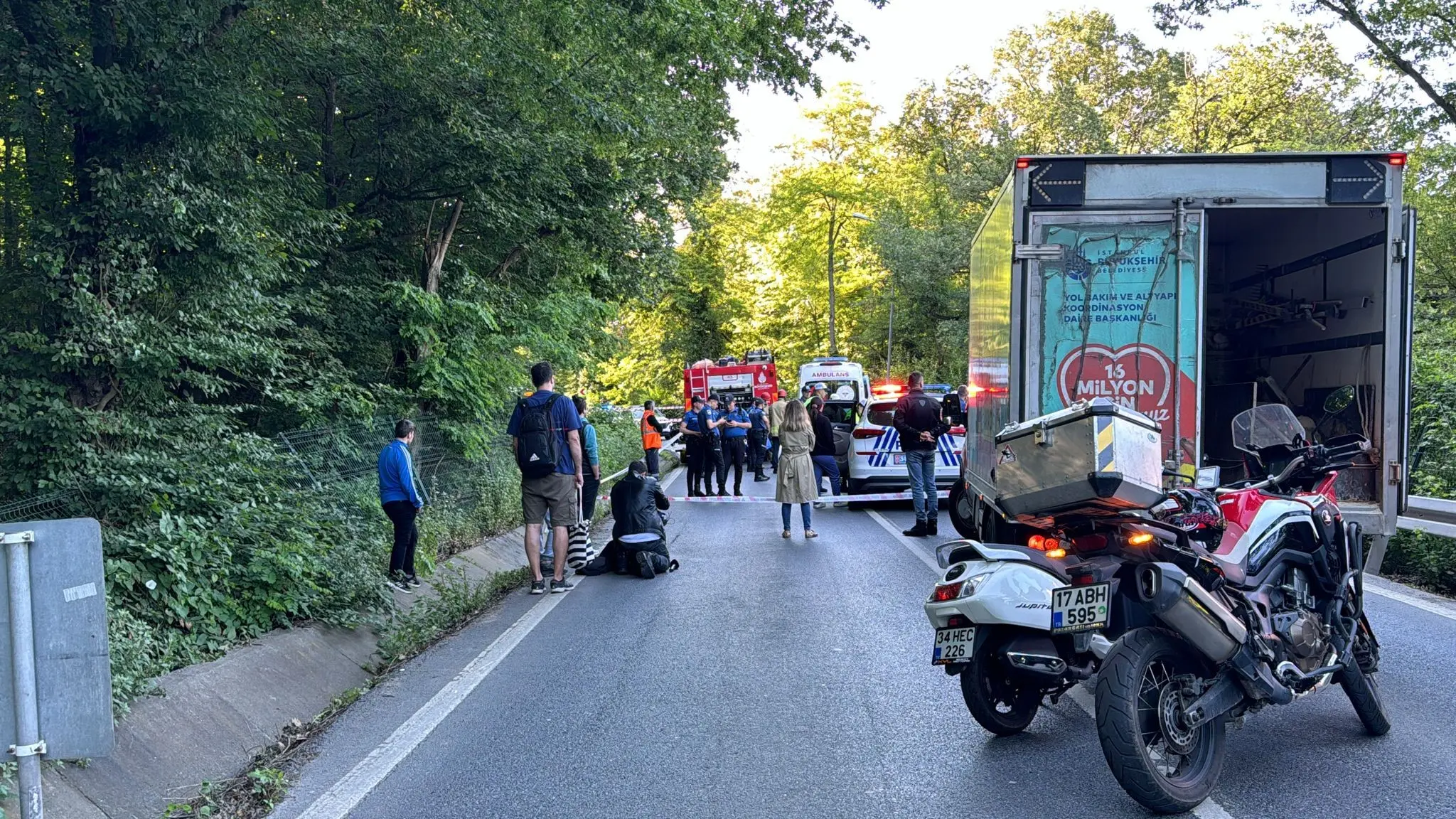 Bariyer ile otomobil arasına sıkıştı! Muhtar yaşamını yitirdi - Resim : 2