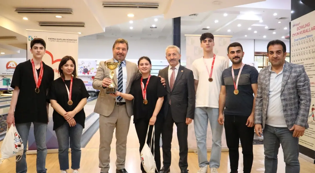 Bowling Turnuvası’nda 19 Mayıs coşkusu! - Resim : 12