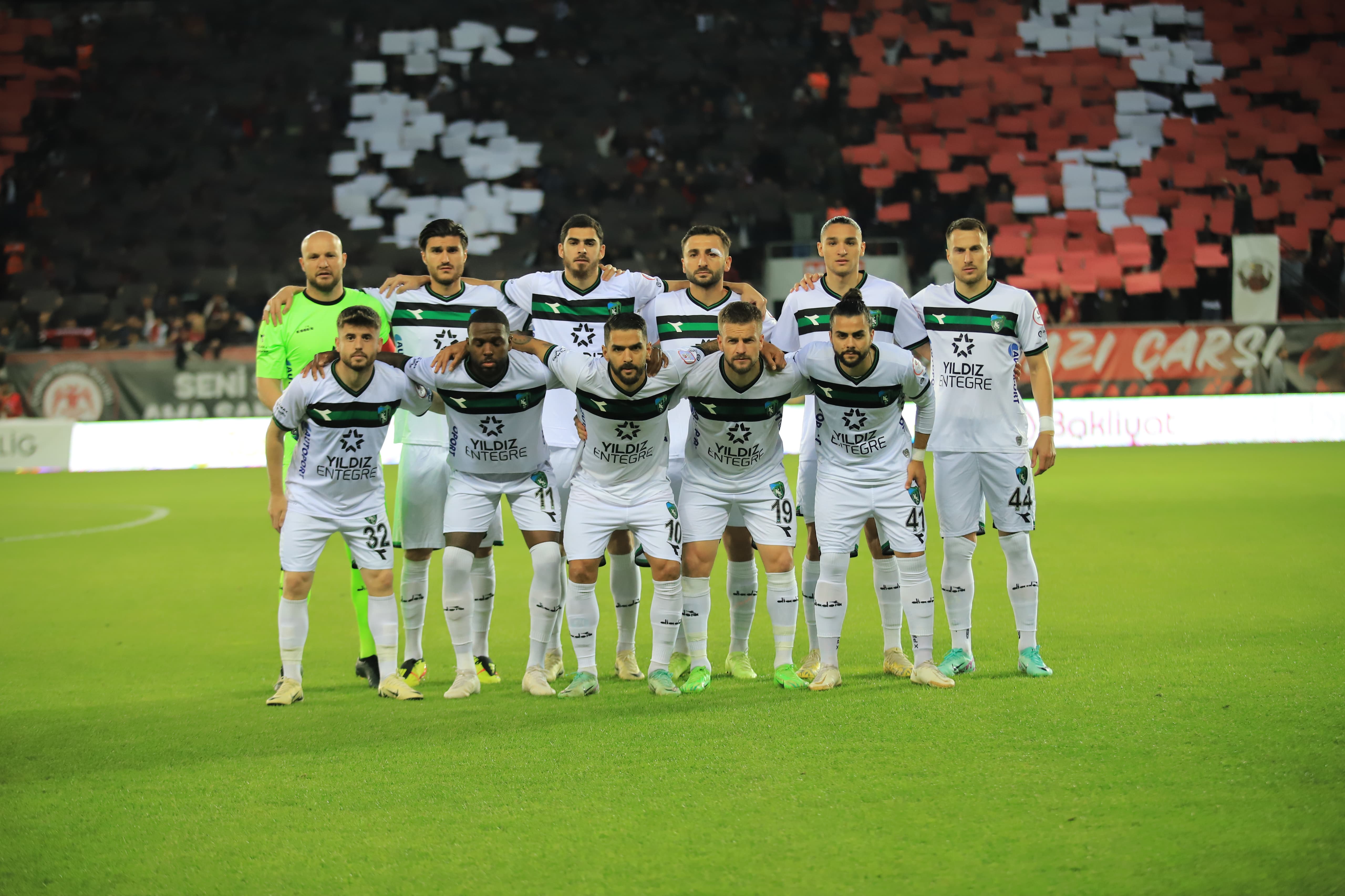 Çorum Futbol Kulübü - Kocaelispor "İlk yarıdan kareler... Ali Köksal - Foto Galeri" - Resim : 1