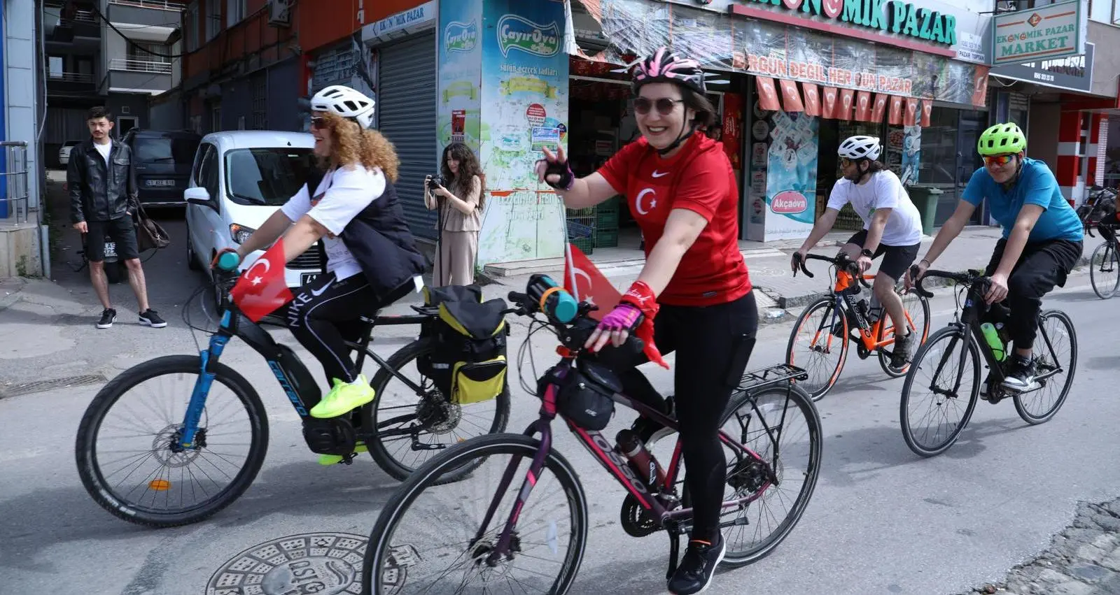 Pedalları 19 Mayıs için çevirdiler - Resim : 1