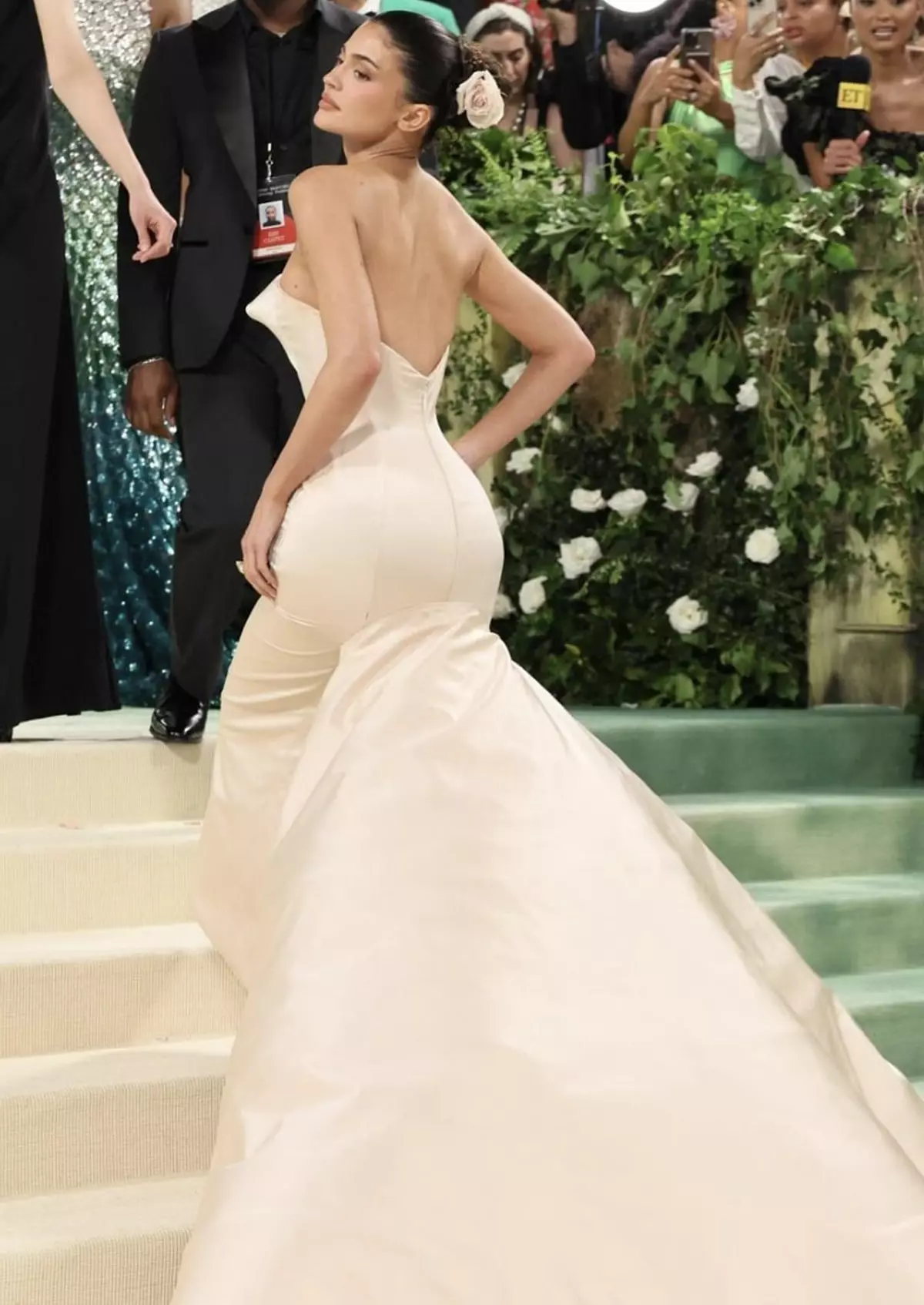 Met Gala’da Rihanna listeden çıkarıldı mı? - Resim : 4