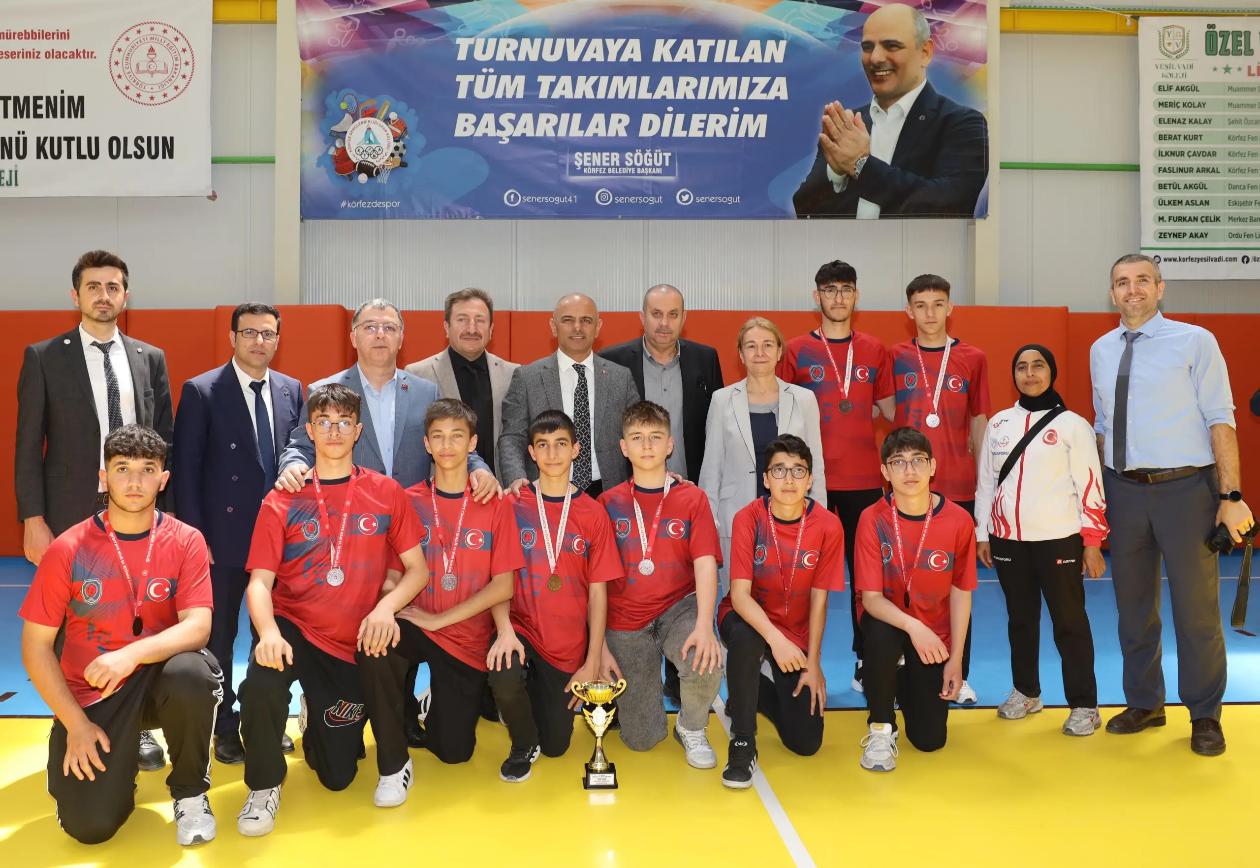 Körfez’de 19 Mayıs Voleybol Turnuvası unutulmazlar arasına girdi - Resim : 9