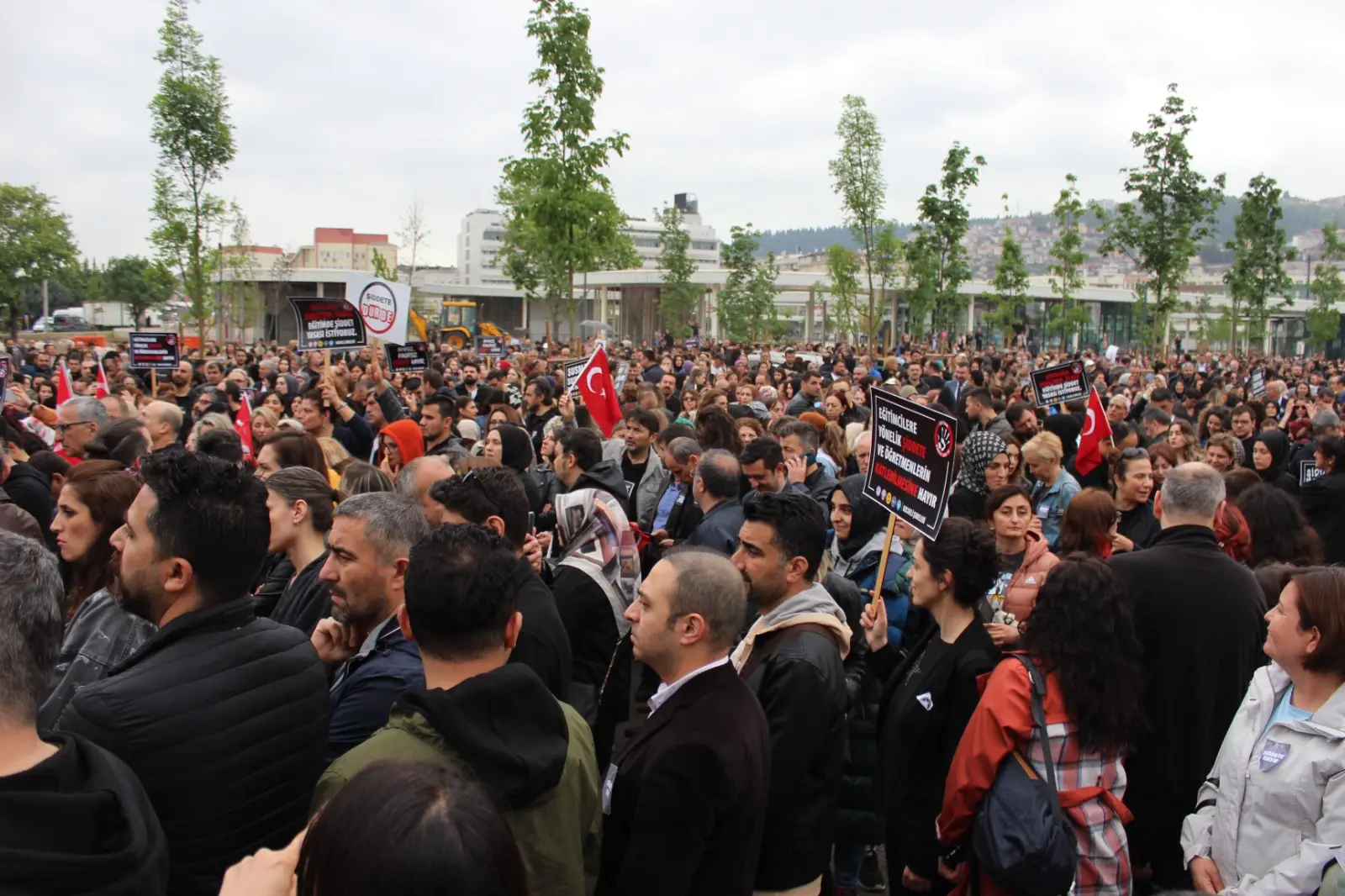 Binlerce öğretmen İbrahim Hoca için haykırdı - Resim : 2