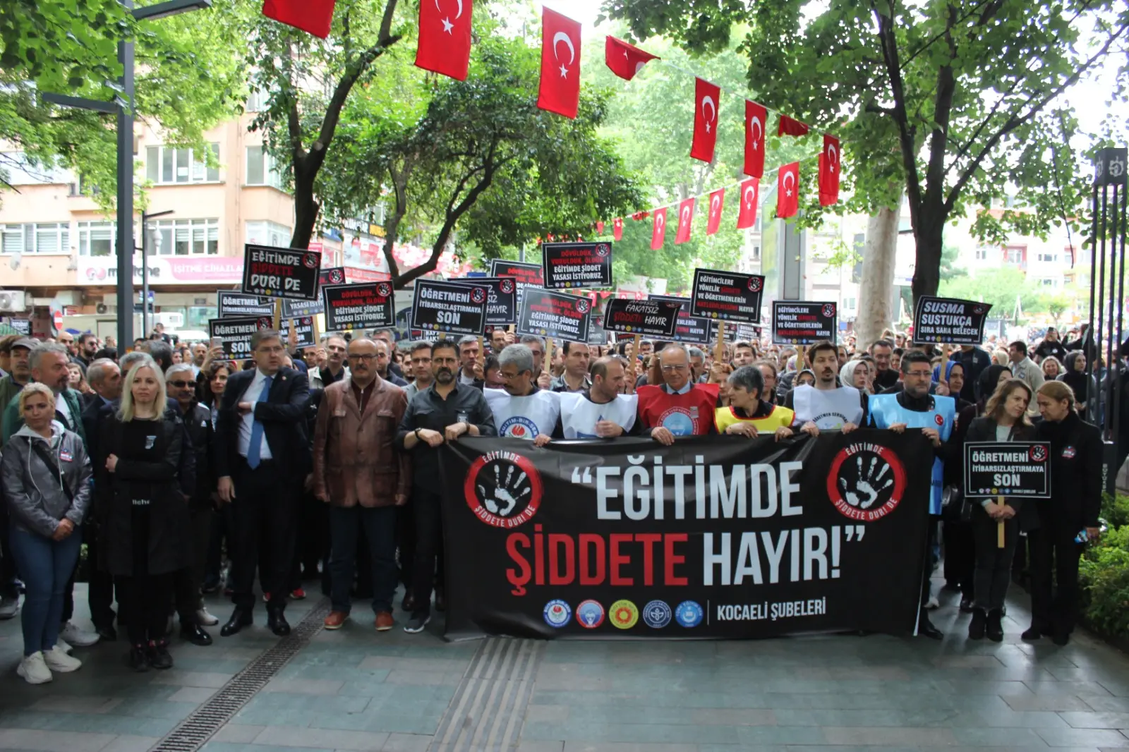 Binlerce öğretmen İbrahim Hoca için haykırdı - Resim : 7