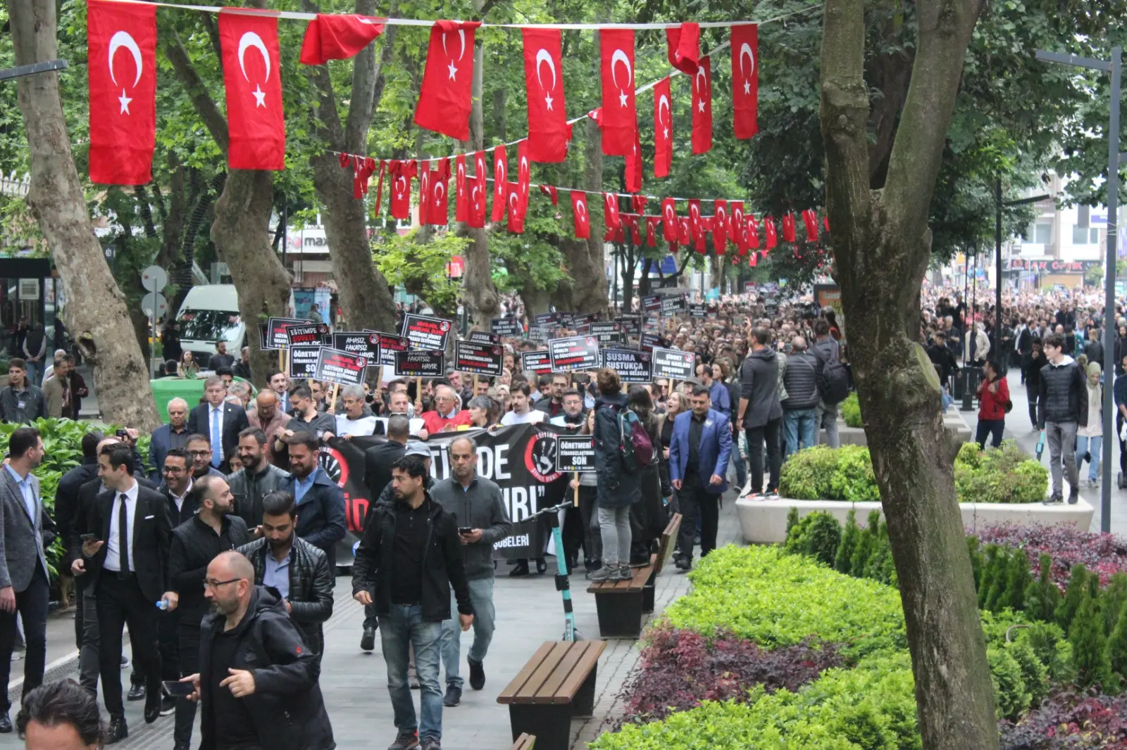 Binlerce öğretmen İbrahim Hoca için haykırdı - Resim : 9